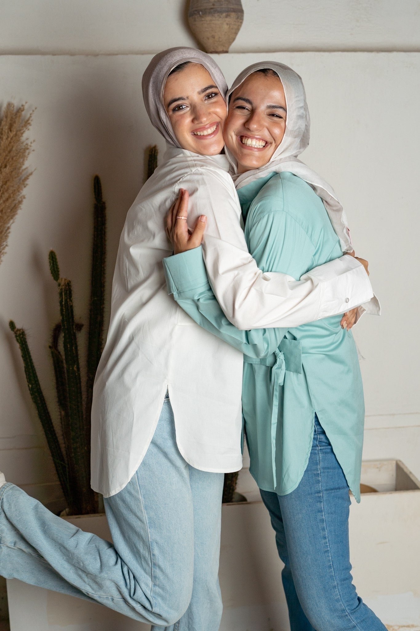 Wrap poplin shirt in off white & mint