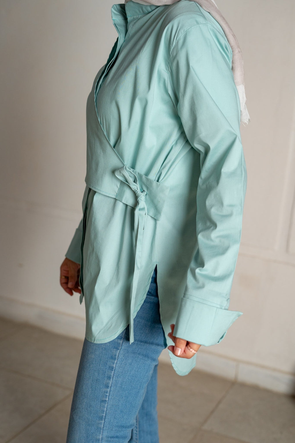 Wrap poplin shirt in off white & mint